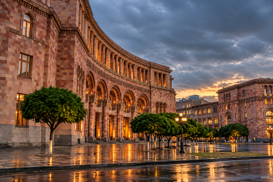 Тёплый Новый год: ароматы коньяка, вкус грузинского вина