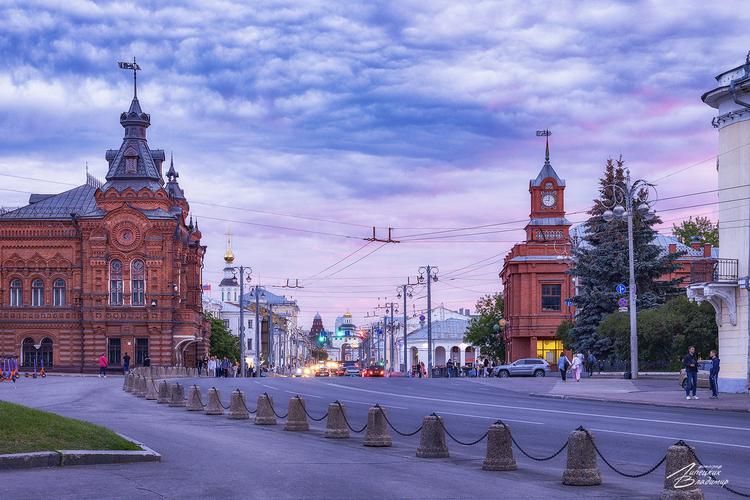 Сокол, лев и камень: путь через историю